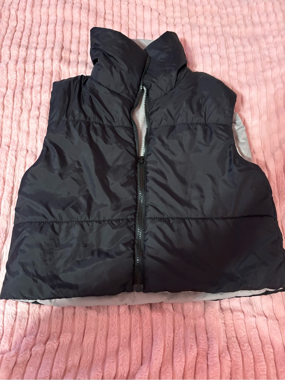 SHEIN Black Puffer Vest
